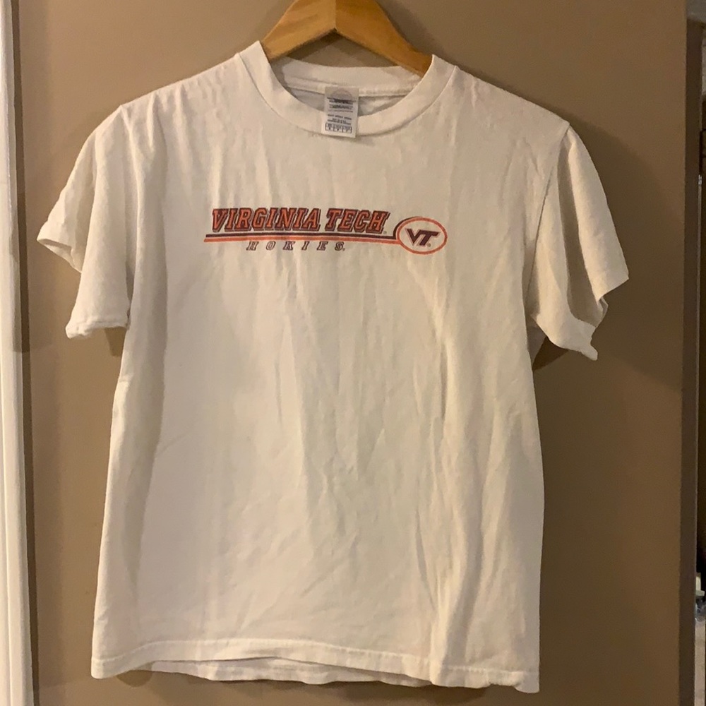 Small Virginia Tech t shirt